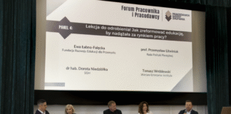 Od lewej: Paweł Dudojc, dr Ewa Łabno-Falęcka, Tomasz Wróblewski, prof. Dorota Niedziółka, prof. Przemysław Litwiniuk.